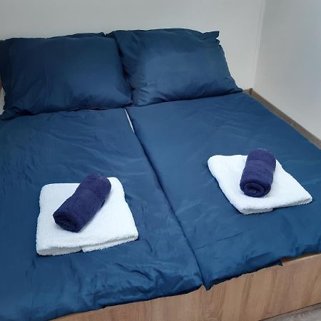 Peak Apartman Eger Buitenkant foto